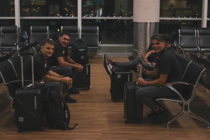 Diego López y su cuerpo técnico antes del viaje.