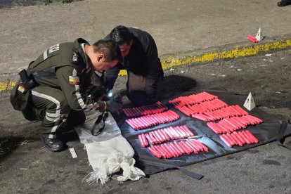 La Policía tomó control de la situación de explosivos.