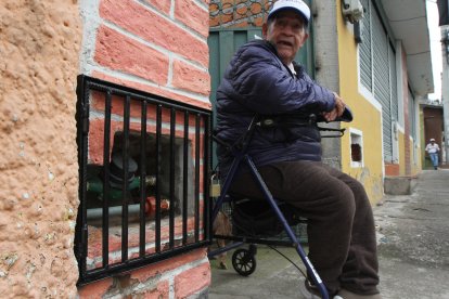 En la calle Larrea, algunos vecinos ya colocaron rejillas para proteger los medidores.