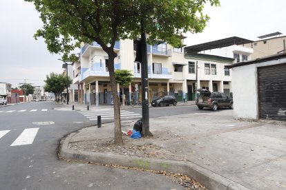 El bebé fue abandonado en esta esquina del sur de Guayaquil.