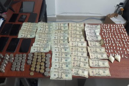 Estos son algunos de los indicios encontrados a la sospechosa, por agentes del distrito policial Eloy Alfaro, del sur de Quito.