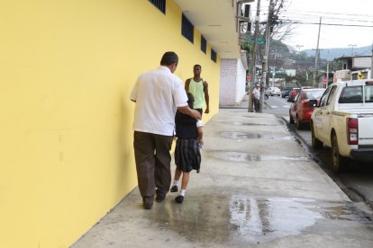 El miedo y el temor se apoderó de los padres de familia. Llegaban antes de la hora de salida a retirar a sus hijos.