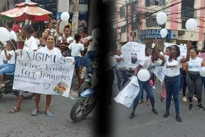 Con carteles salieron a las calles