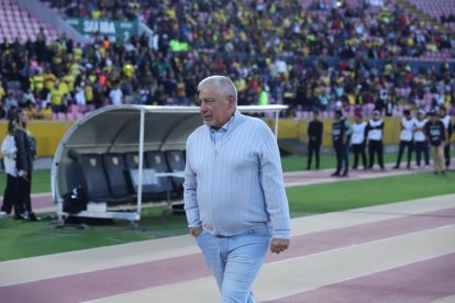 El técnico  Ever Hugo Almeida apunta a seguir ‘salvando’ a los militares.