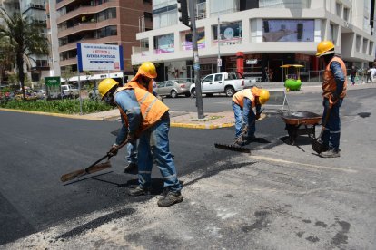 Las autoridades piden que se utilicen vías alternas para evitar congestión vehicular.