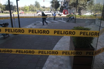 El sitio donde murió el joven fue acordonado.