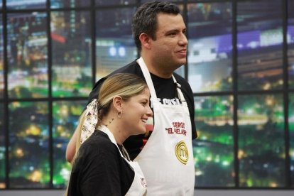 Nikki Macklif eligió a su amiga Lu Guschmer y sacó a Yilda Banchón. En la foto con Sergio el Heladero.