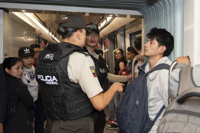 A un joven lo sacaron de un tren porque estaba alcoholizado.