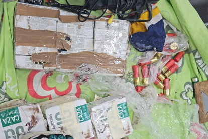 En los operativos se hallaron armas, drogas y municiones.