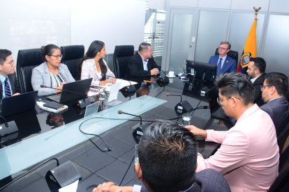 El ministro de Economía y Finanzas (MEF), Juan Carlos Vega, confirmó que no pagarán sueldos a tiempo