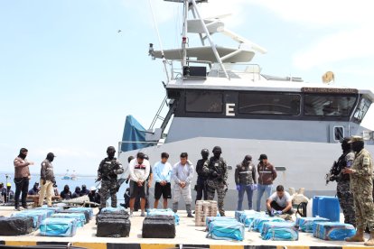 Las fuerzas del orden incautaron bastante droga en Manta.