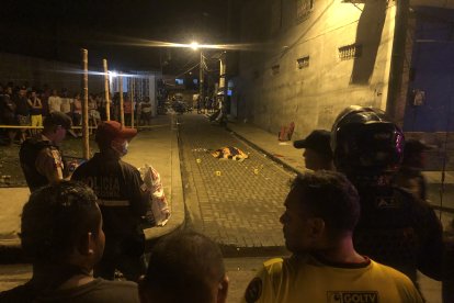 El cuerpo de la Chu quedó en la calle.