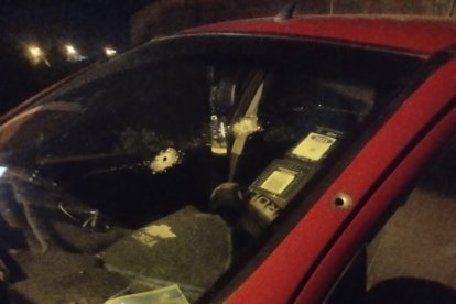 Este vehículo fue abandonado por los asesinos.