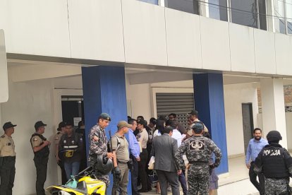 Las pesquisas se siguen realizando para esclarecer el motivo del ataque a la Fiscalía.