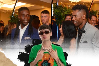 Ricardo Alé y Alexander Domínguez y sus peinados en la premiación de LigaPro, el golero llegó a lo Peso Pluma.