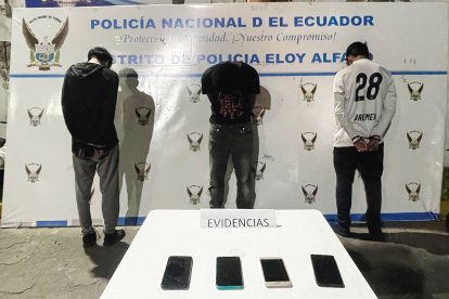 Entre los sujetos se encuentran dos menores de edad.