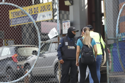 Personal de seguridad no dio razones del cierre de la estación.