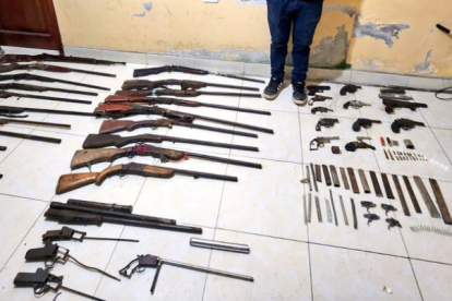 Varias armas fueron decomisadas en Quinindé, Esmeraldas.