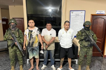 Los tres sujetos pertenecerían a una organización terrorista.