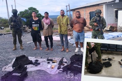 De la investigación y operativo de captura se encargó personal de las Fuerzas Armadas. En la foto se observan algunas de las evidencias halladas en poder de los detenidos.