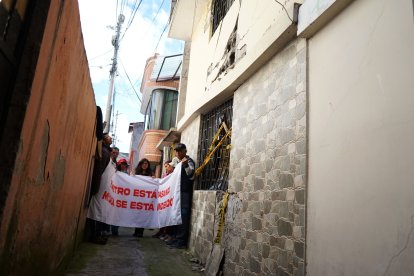 Según los habitantes de Solanda, las viviendas se empezaron a hundir en 2017.