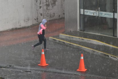 Una intensa lluvia cayó sobre varios sectores de Quito la tarde del 2 de febrero del 2024
