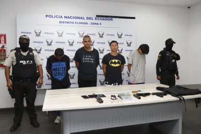 En rueda de prensa, en el distrito de la Florida, se dio a conocer la detención de 4 individuos con armas de fuego en un operativo.