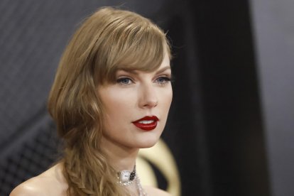 Los Angeles (United States), 04/02/2024.- US musician Taylor Swift arrives for the 66th annual Grammy Awards ceremony at Crypto.com Arena in Los Angeles, California, USA, 04 February 2024. EFE/EPA/CAROLINE BREHMAN