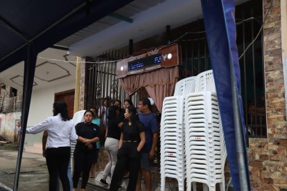 Personas fueron asesinadas en un hospital de Lomas de Sargentillo.