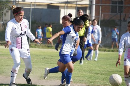 La habilidad y velocidad de Ginger Nasimba (c) fue clave para que PSL sea campeón.