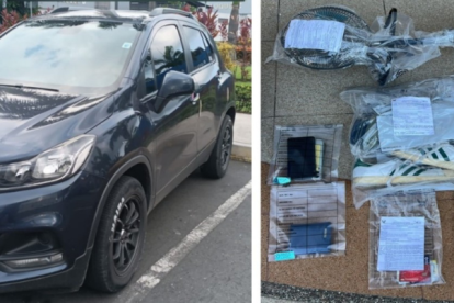 El vehículo que fue recuperado y además se hallaron armas y demás objetos.