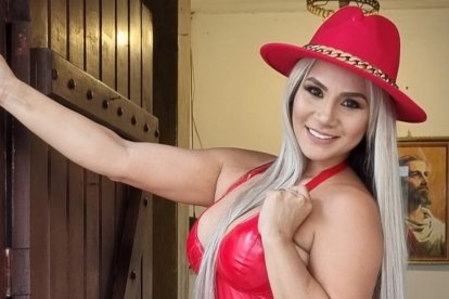 Andrea Camejo, La Fiera, tiene 17 años como vocalista del grupo Alta Tensión.
