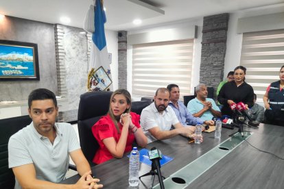 Marciana Valdivieso, alcaldesa de Manta, dijo que respetaban la decisión de la Gobernación y la Intendencia, mas no compartían.