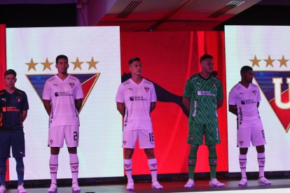 Liga de Quito presentó su indumentaria.