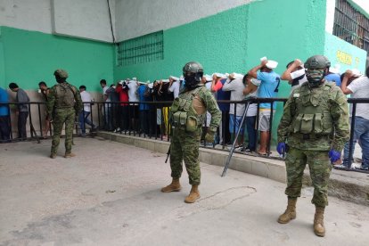 Los militares han ingresado varias veces a la cárcel de Loja.