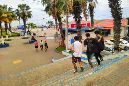 El feriado de Carnaval atrae a los turistas a Manta.