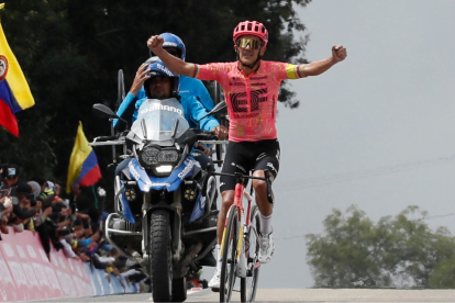 Carapaz se llevó la quinta vuelta del Tour Colombia.