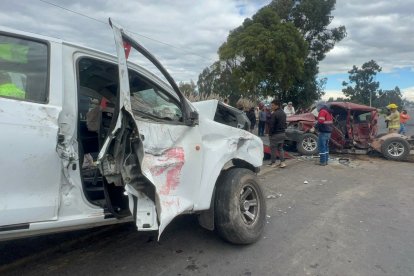 El estado en que quedaron los automotores después del impacto.