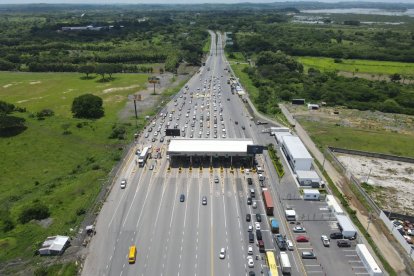 El peaje de Chongón es el paso vehicular obligatorio para dirigirse a balnearios costeros como Playas o Salinas.