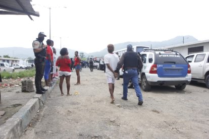 El operativo dejó detenidos.