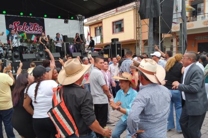 Los lugareños celebraron las fiestas de Vernaza.