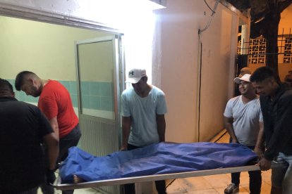 La policía nacional confirmó que el difunto registra un antecedente por robo.