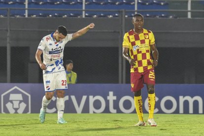 Nacional de Paraguay remontó (3-1) el jueves la serie de la Fase 1 de la Libertadores ante Aucas, que ganó en la ida.