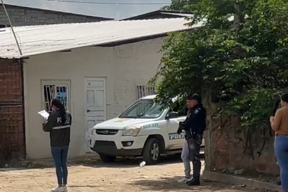 La Policía Nacional a través de Criminalística y Dinased llegaron al lugar para iniciar las investigaciones.