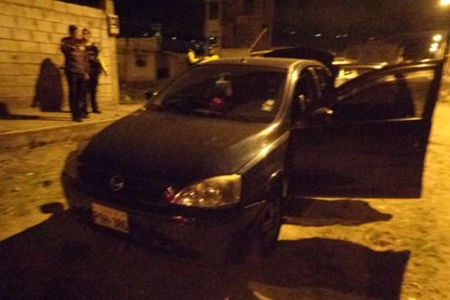 Vehículo donde se transportaban los presuntos delincuentes.