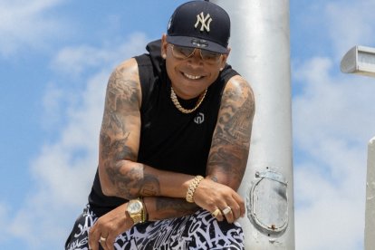 Gaby confiesa que se siente feliz y agradecido de que ‘El Meneaíto’ siga gustando generación tras generación.