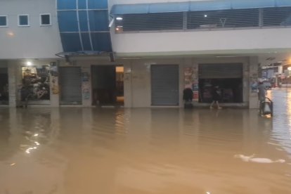 Calles inundadas: el panorama de varias localidades en Manabí