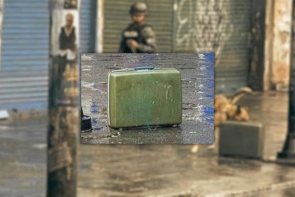 Esta es la maleta que fue detonada de manera controlada por la Policía Nacional, en el sector La Mascota, del sur de Quito.