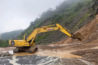 En el kilómetro 90 de la vía Cuenca- Molleturo se construirá un muro de contención al pie del talud.