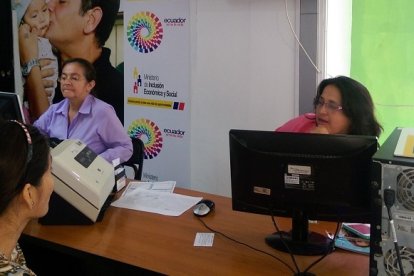 El bono es entregado a familias en situación de pobreza extrema y vulnerabilidad.